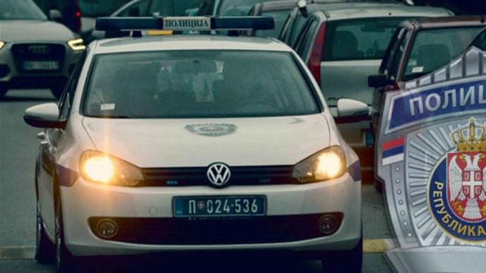 Povređen policajac